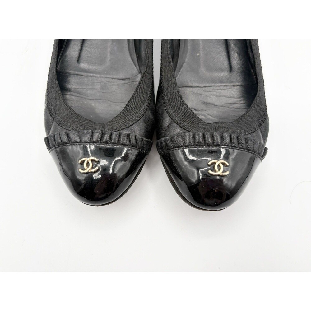 Chanel Black Ballet Flats Patent Leather Cap Toe CC Logo Ruffle Accent EU 35.5 - Picture 5 of 13